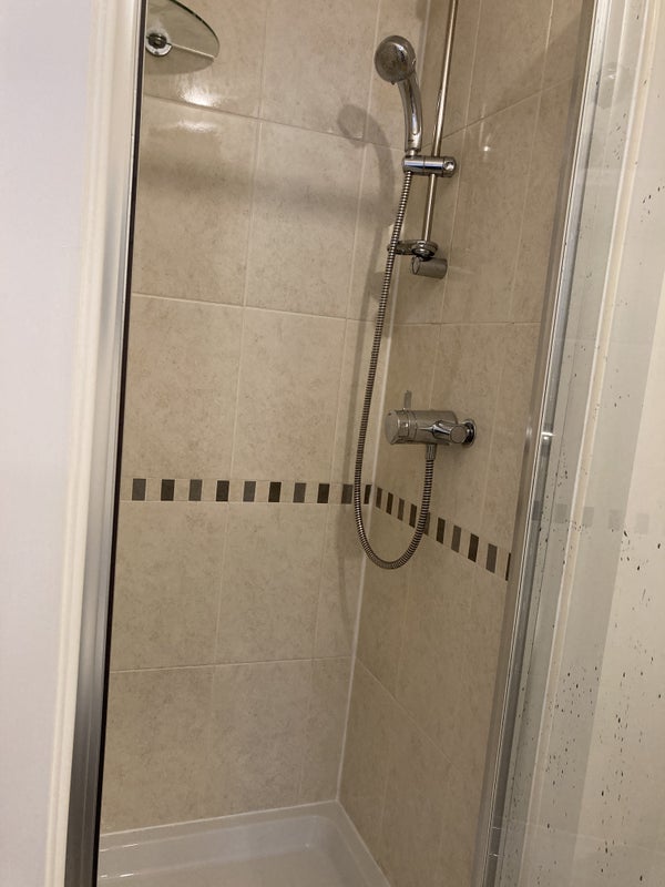 Large double room, separate shower & kitchen area - student accommodation in Falmouth - img_4