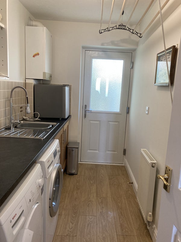 Large double room, separate shower & kitchen area - student accommodation in Falmouth - img_7