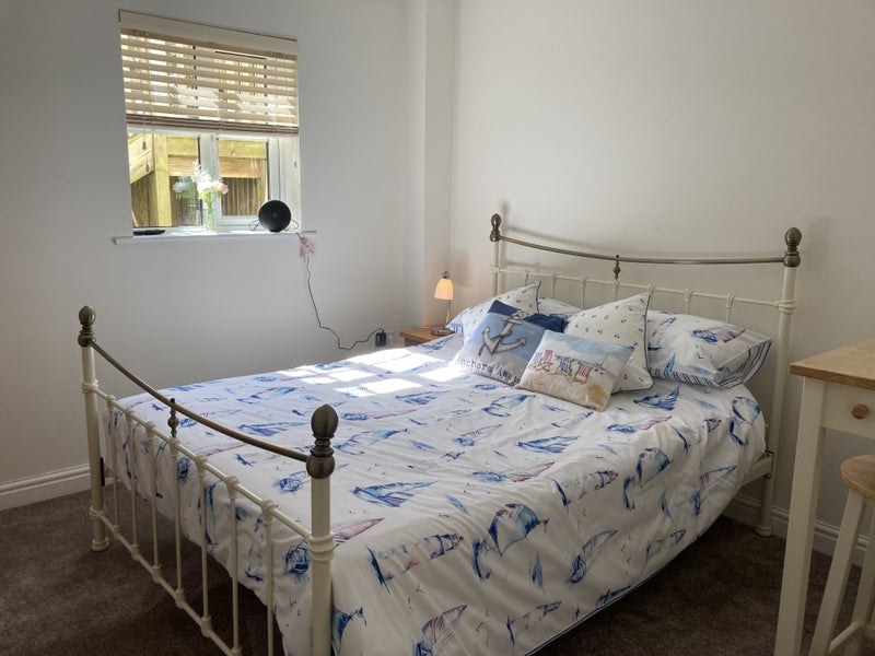 Large double room, separate shower & kitchen area - student accommodation in Falmouth - img_1