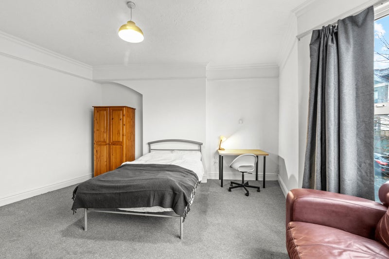 Large Double Room - Seymour Ave - student accommodation in Plymouth - img_2