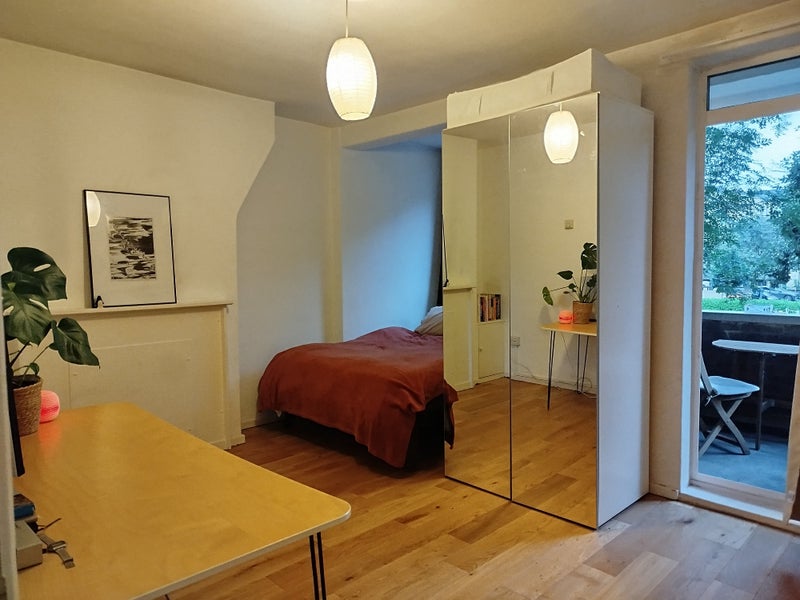 Large Double Room w/Balcony in Haggerston - student accommodation in Broadway Market - img_1