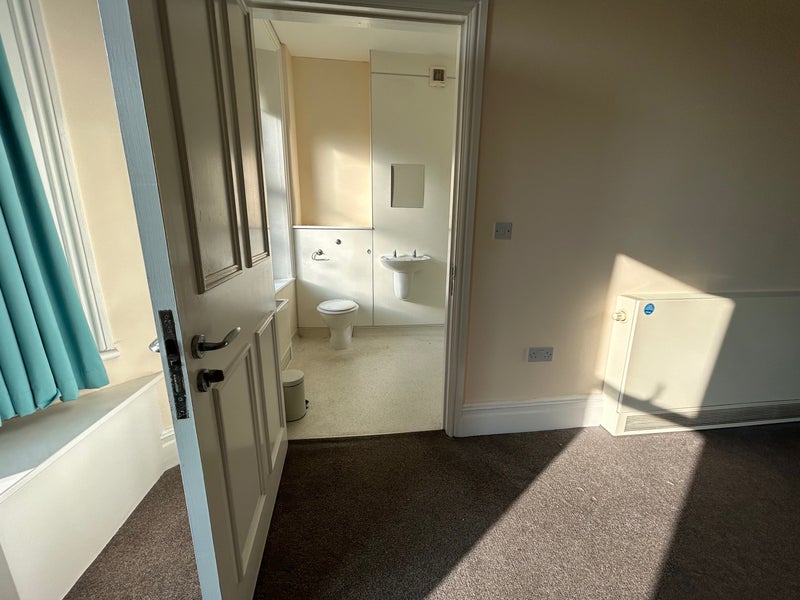 Large Double Room With En-Suite (Bills Included) - student accommodation in Knowle - img_2