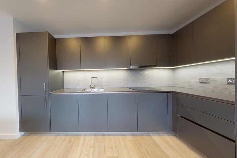 Large double room with ensuite in existing share! - student accommodation in Elephant and Castle - img_3