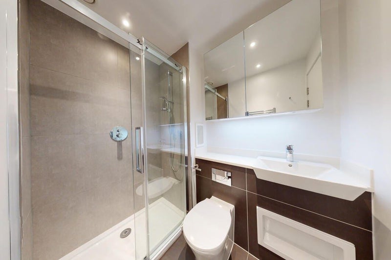 Large double room with ensuite in existing share! - student accommodation in Elephant and Castle - img_5