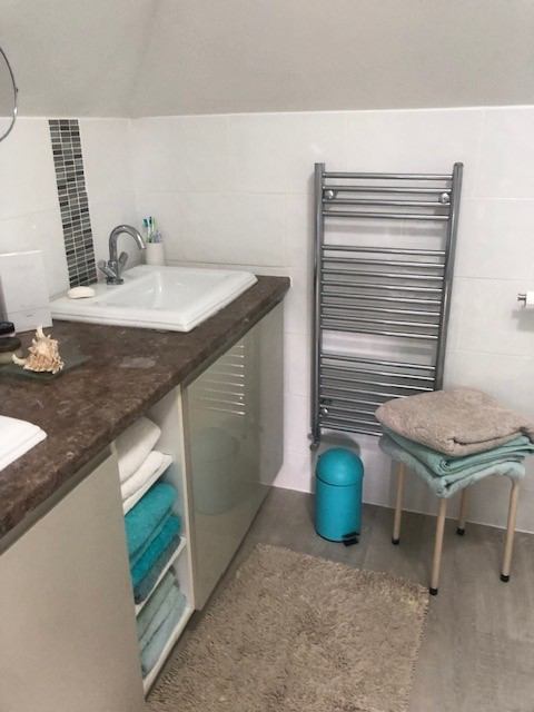 Large double room with en-suite - student accommodation in Ash - img_4