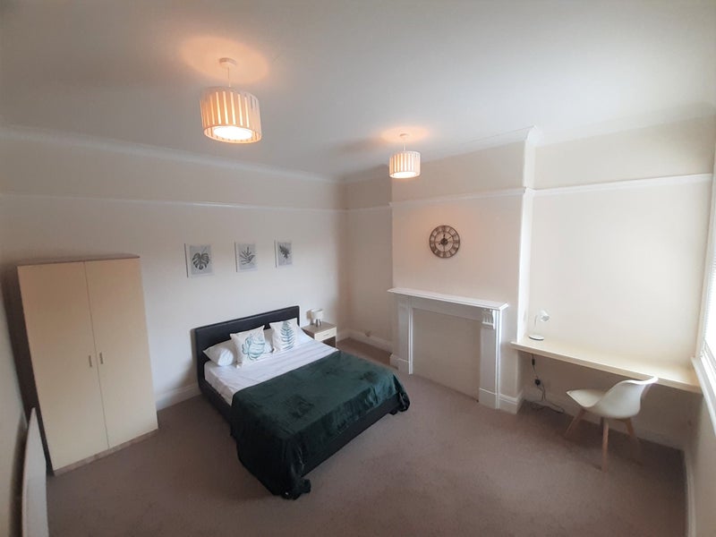 Large Double Room with Shared Bathroom - student accommodation in Rotherham - img_3