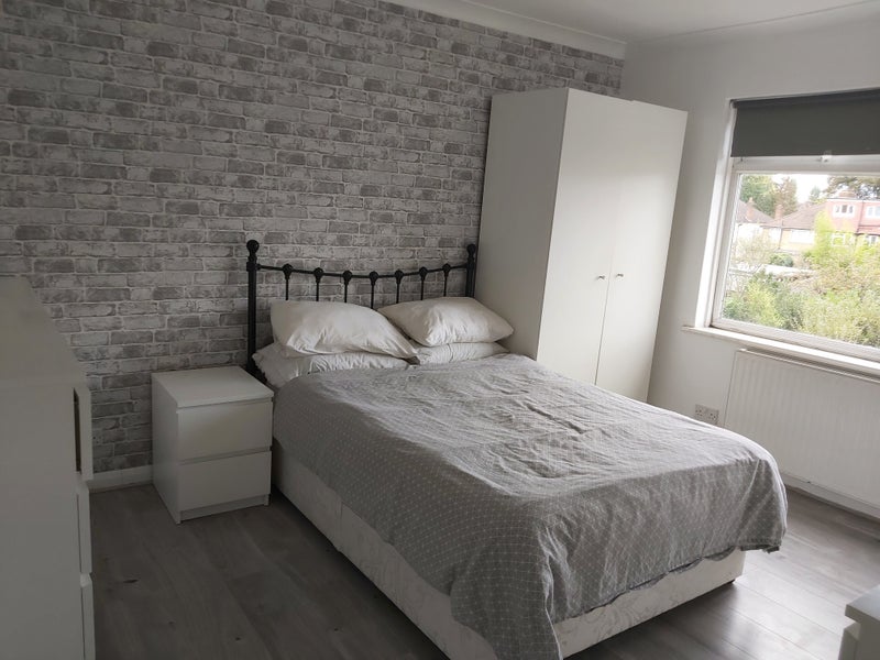 Large double room. - student accommodation in Ewell - img_3