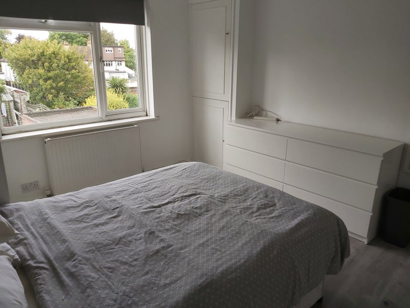 Large double room. - student accommodation in Ewell - img_5