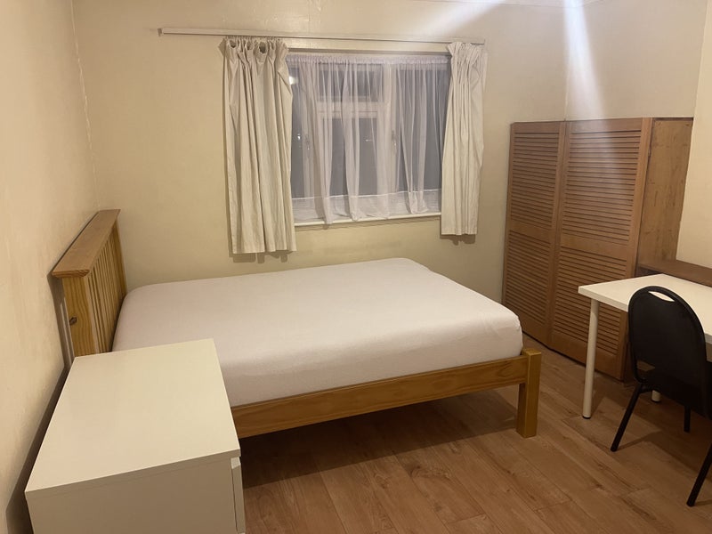 Large Double Student Bedroom To Rent Near Uni - student accommodation in Kingston - img_6