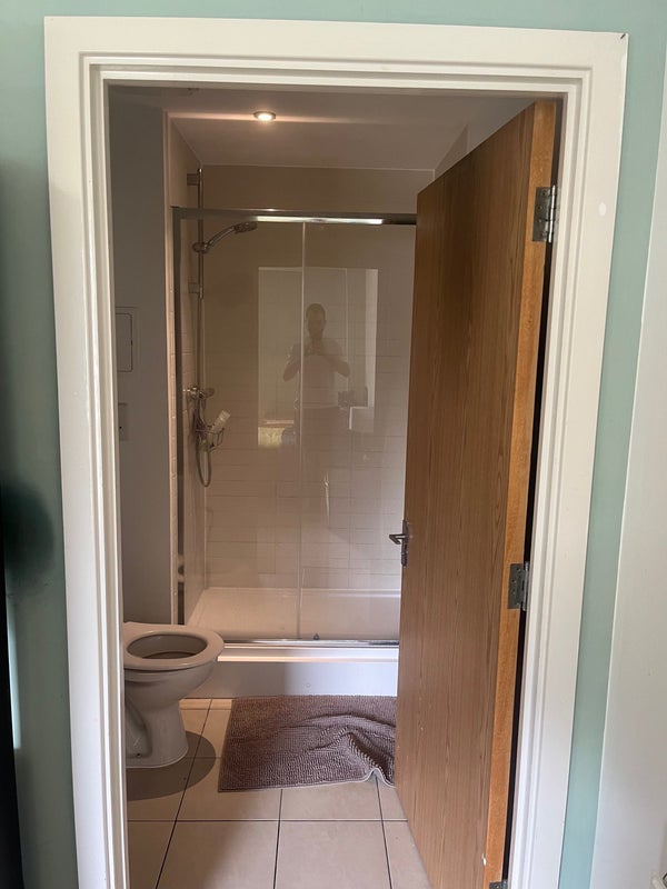 Large En Suite Bedroom available in TW8 - student accommodation in Brentford - img_6