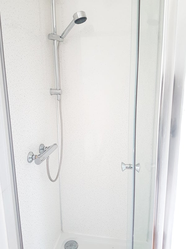 Large En-suite 🛏 Near Stretford Metro link 🚊 - student accommodation in Stretford - img_6