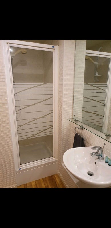 Large ensuite room available for Student Let - student accommodation in Exeter - img_6