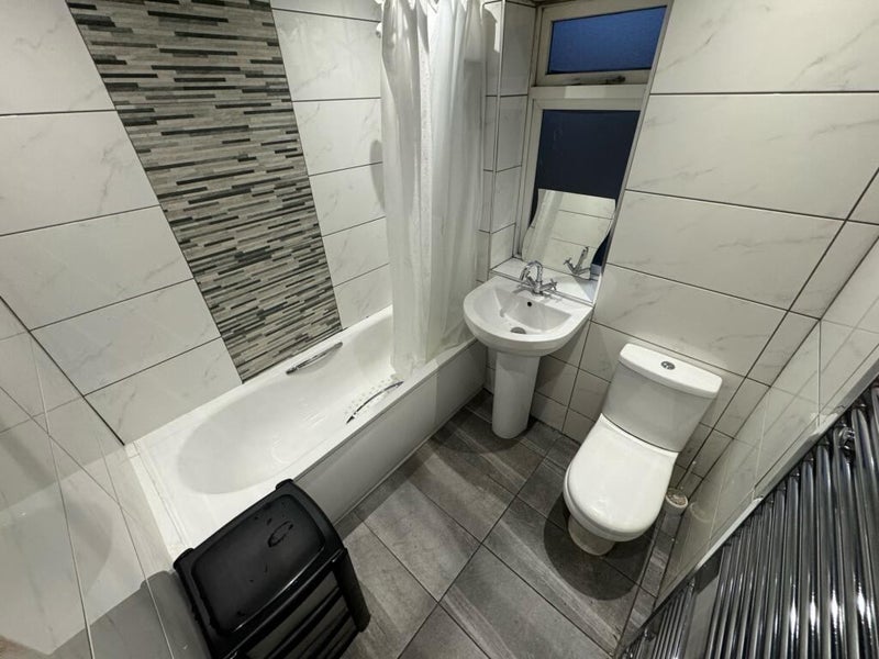 Large Furnished Double bedroom Bills Included - student accommodation in Leamington Spa - img_3