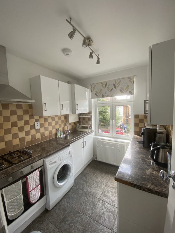 Large, light en-suite room for 1 (almost studio!) - student accommodation in London - img_3
