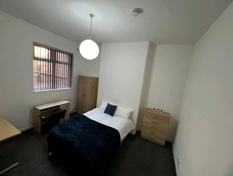 Large Luxury Rooms... Perfect Location!! - student accommodation in Leicester - img_2