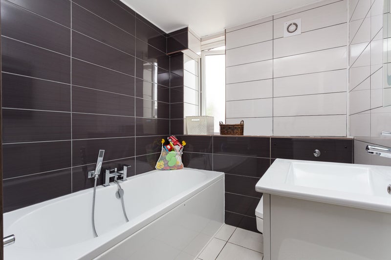 ***Large & modern  En-suite  double room*** - student accommodation in Wandsworth - img_5