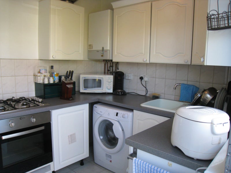 Large room central Romford - student accommodation in Romford - img_2