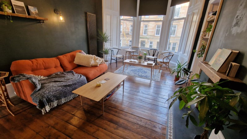 Large room in beautiful flat with 2 class humans - student accommodation in Dennistoun - img_5