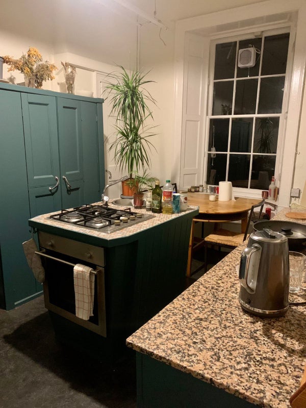 Large Room in Central Edinburgh Seeks Tenant - student accommodation in Edinburgh - img_6