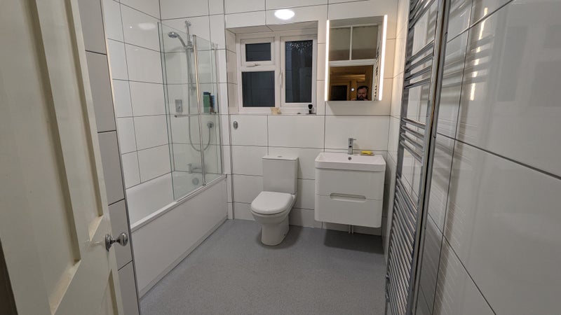 Large room in ground floor flat on leafy road - student accommodation in Blackheath - img_6