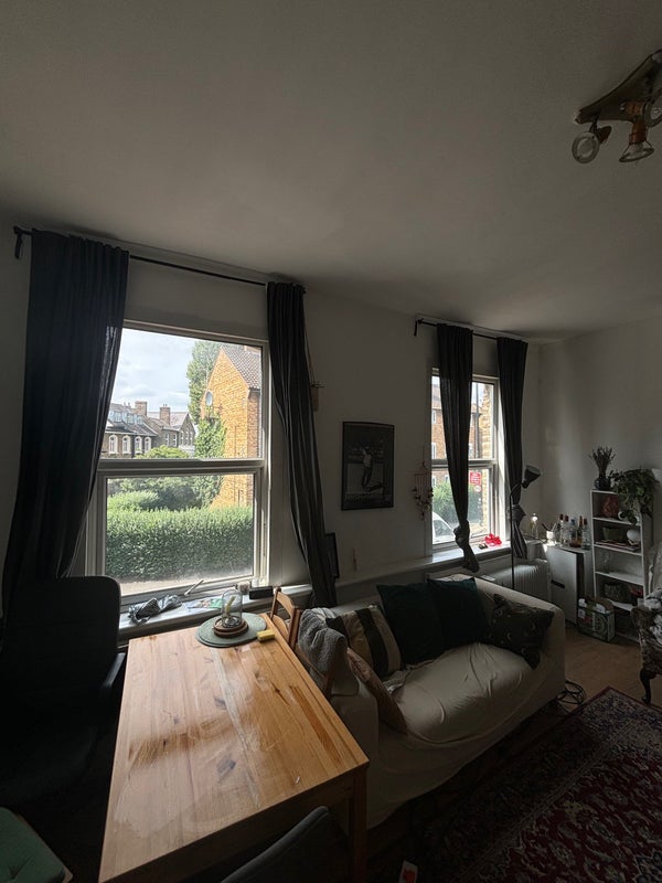 accommodation/large-room-in-homerton-available/13082024_93198814.jpg