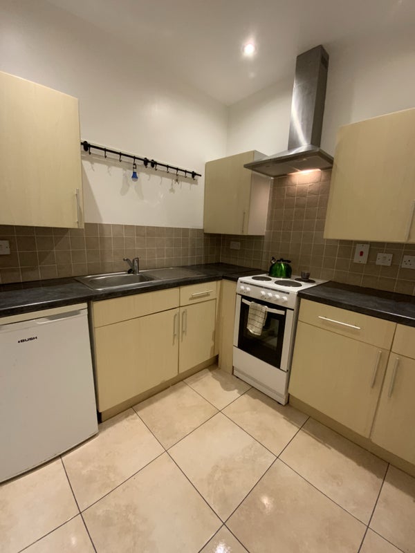 Large room in peaceful period home - student accommodation in Preston - img_1