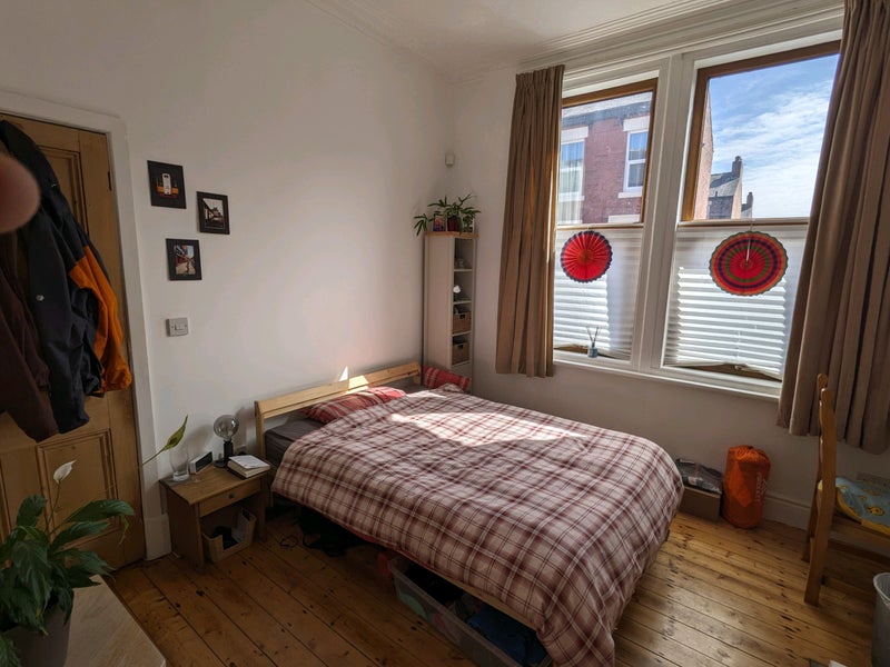 Large room in peaceful period home - student accommodation in Preston - img_4