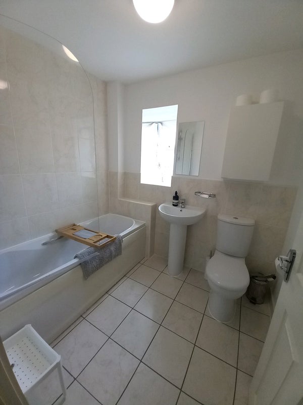 Large room inc private bathroom West Didsbury - student accommodation in West Didsbury - img_2