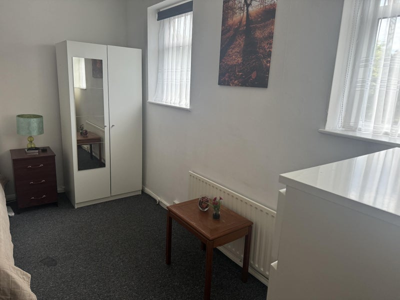 Large room to rent in Hanwell - student accommodation in Hanwell - img_5