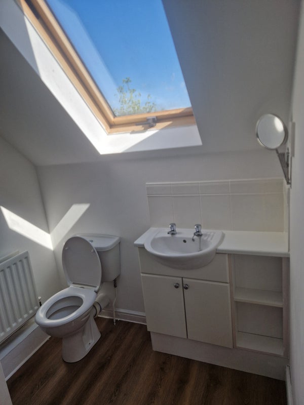 Large room - top floor, own bathroom - student accommodation in Bridgwater - img_5