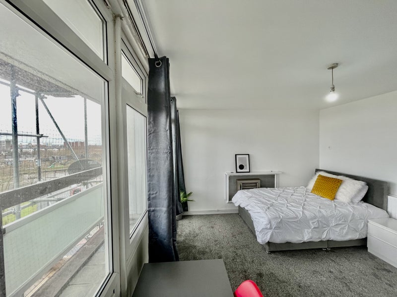 Large Room With Balcony In Amazing Location - student accommodation in Clapham - img_6