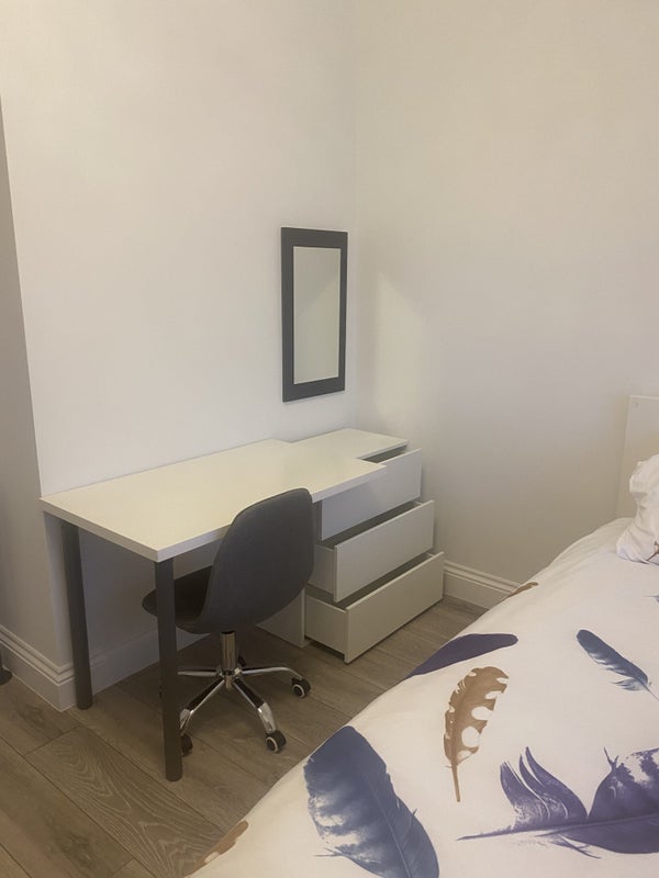 Large room - student accommodation in Camden - img_1