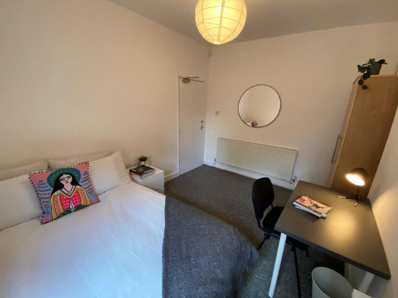Large rooms next to West Entrance - Broadgate - student accommodation in Beeston - img_1