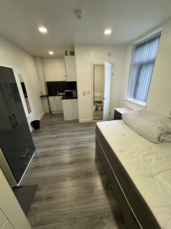 Large Studios for Students All Bills Included - student accommodation in Coventry - img_1