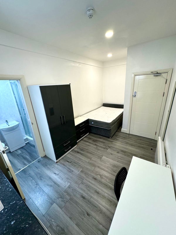 Large Studios for Students All Bills Included - student accommodation in Coventry - img_5