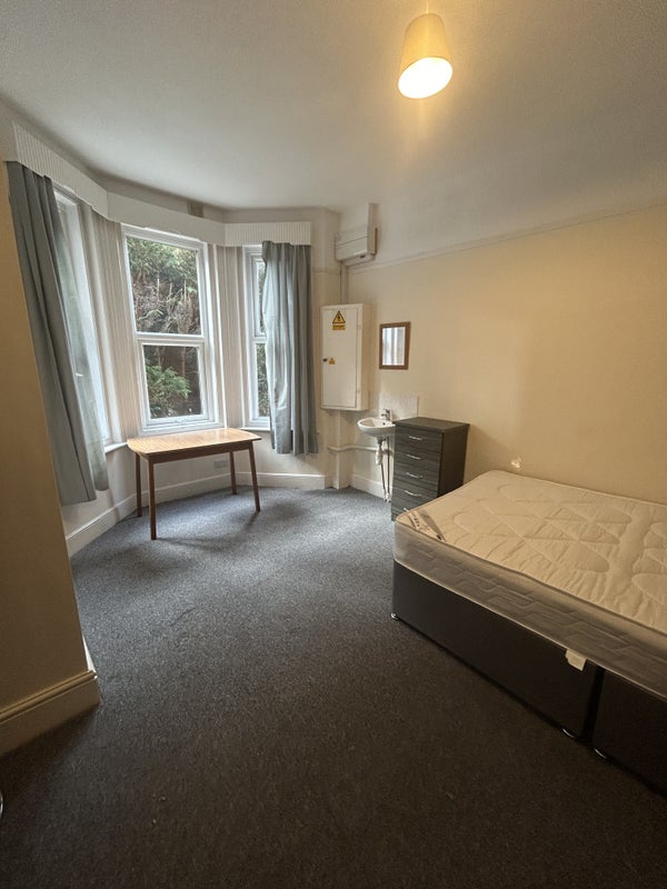Looking for 2 students to move in - student accommodation in Bournemouth - img_6