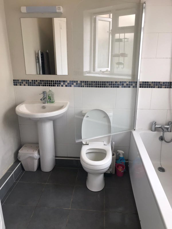 Looking For A Peaceful Home? This Is For You! - student accommodation in Gloucester - img_4