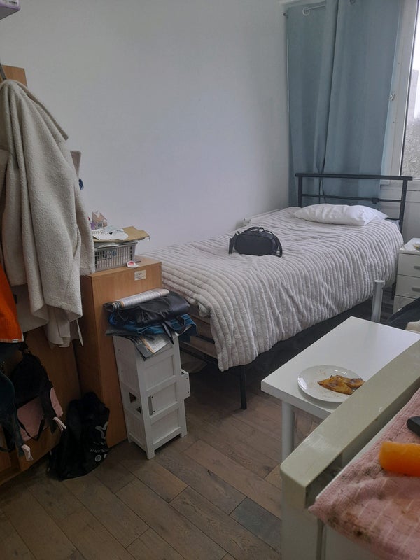 Looking For A Roommate Or Partner - student accommodation in Roehampton - img_3