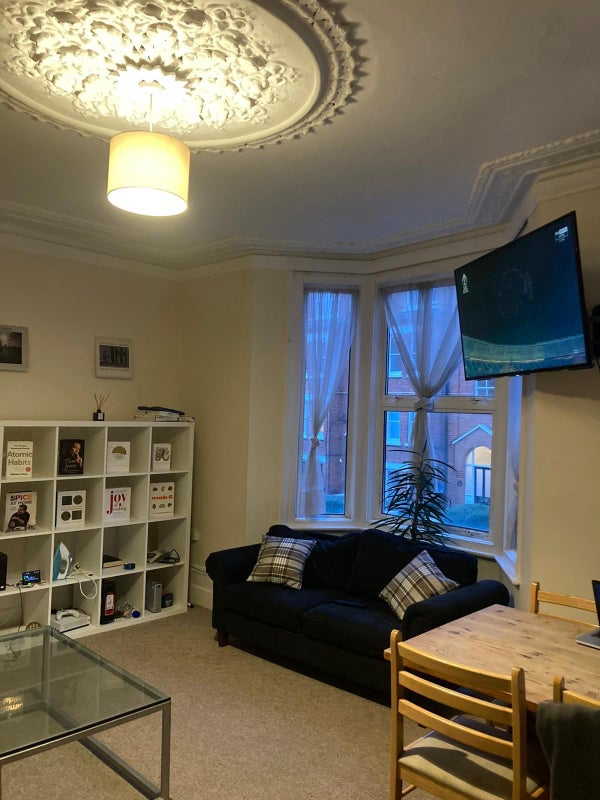Looking for new housemate, Islington (double room) - student accommodation in Holloway Road - img_5