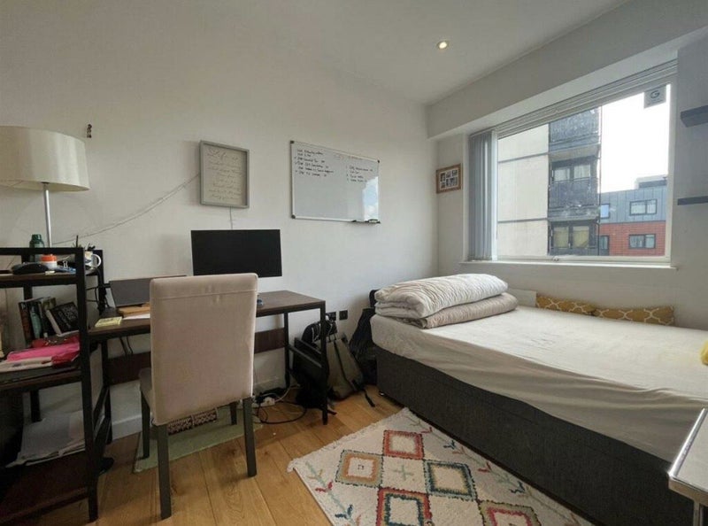 Lovely 2bdrm flat in Hayes with private parking. - student accommodation in Hayes - img_1