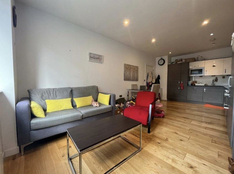 Lovely 2bdrm flat in Hayes with private parking. - student accommodation in Hayes - img_4