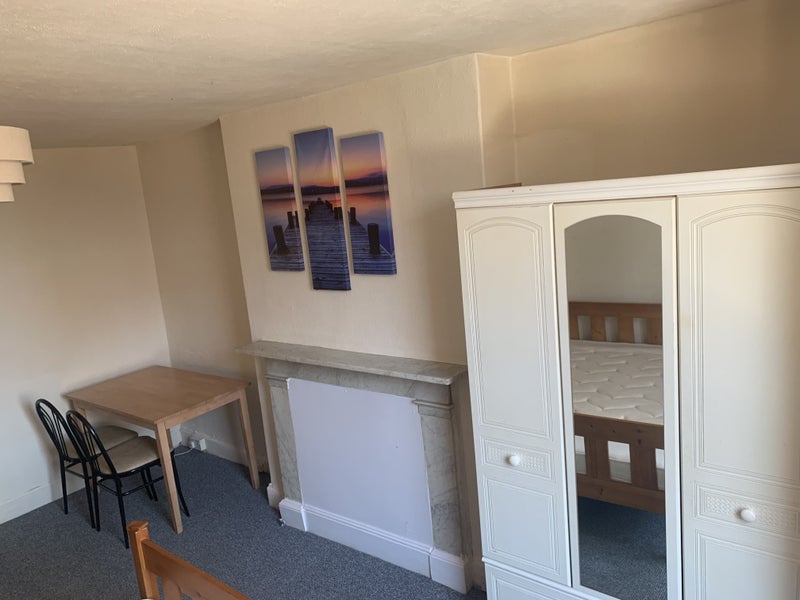 Lovely Double Room Central Ryde - student accommodation in Ryde