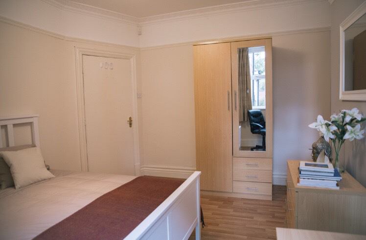 Lovely double room in a professional house - student accommodation in Leicester - img_1
