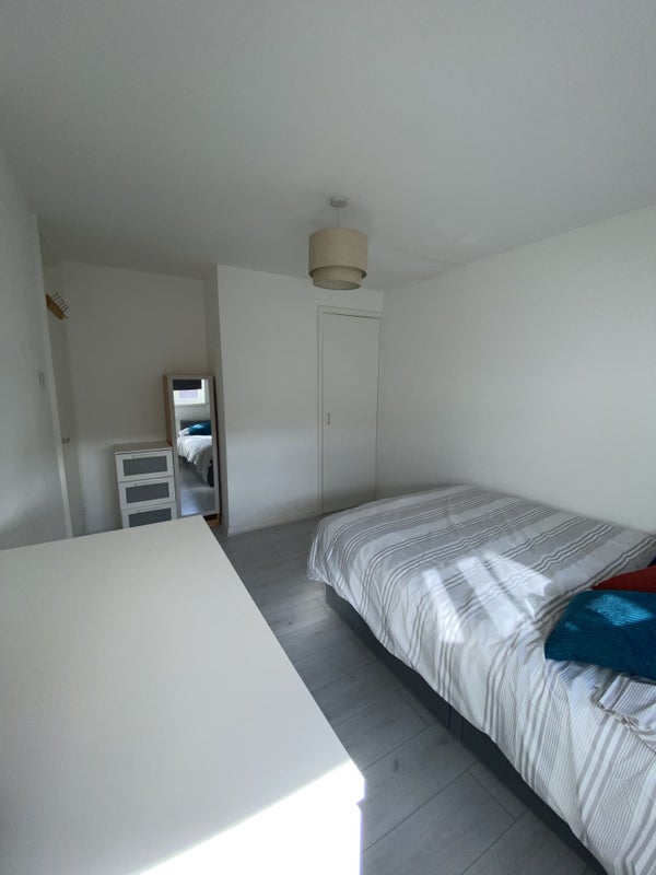 Lovely Double Room to rent in Brentford House - student accommodation in Brentford - img_2