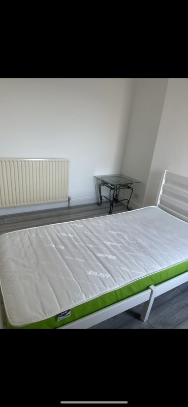 2 Double bedrooms - looking for 2 Friends/Siblings student accommodation in Plumstead - img_1
