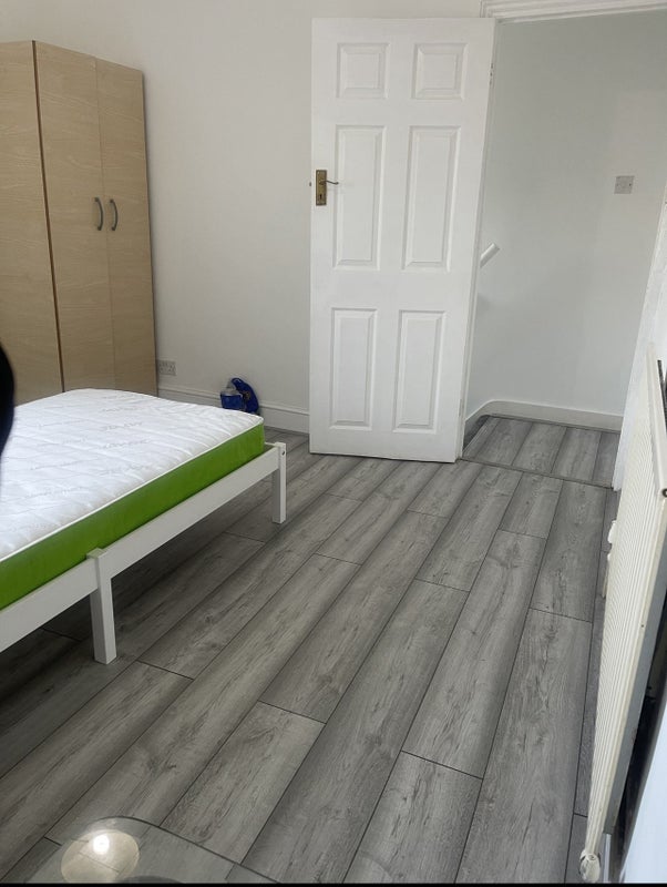 2 Double bedrooms - looking for 2 Friends/Siblings student accommodation in Plumstead - img_3