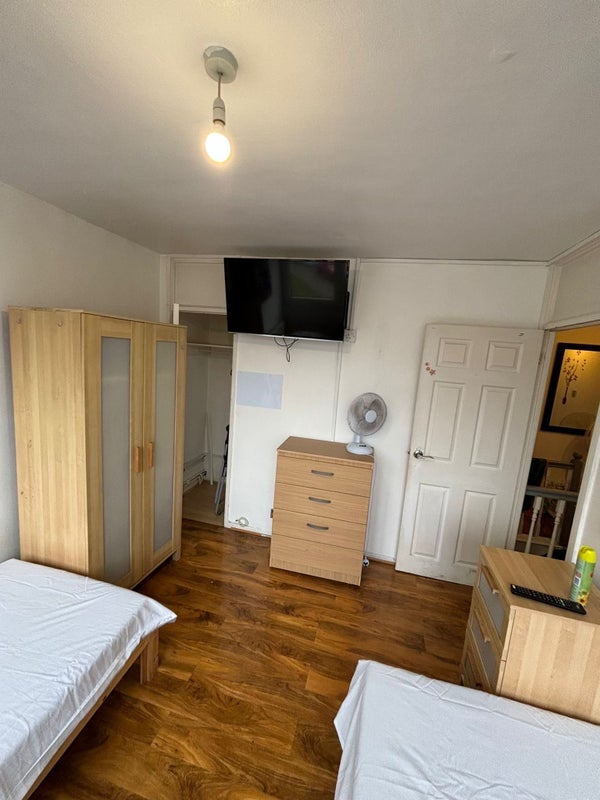Lovely double room to share p/p person £110 pw - student accommodation in Roehampton - img_2