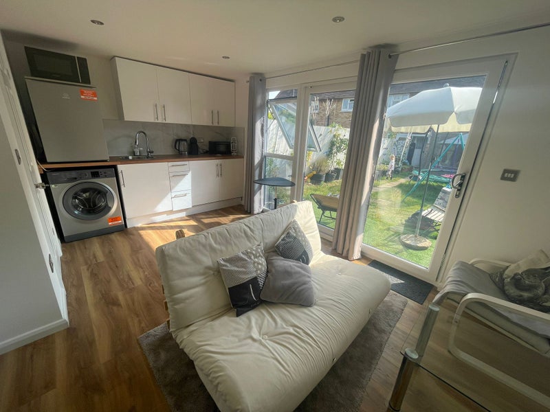 New Ensuite Room In Enfield To Let | To 03/09 student accommodation in Enfield - img_3