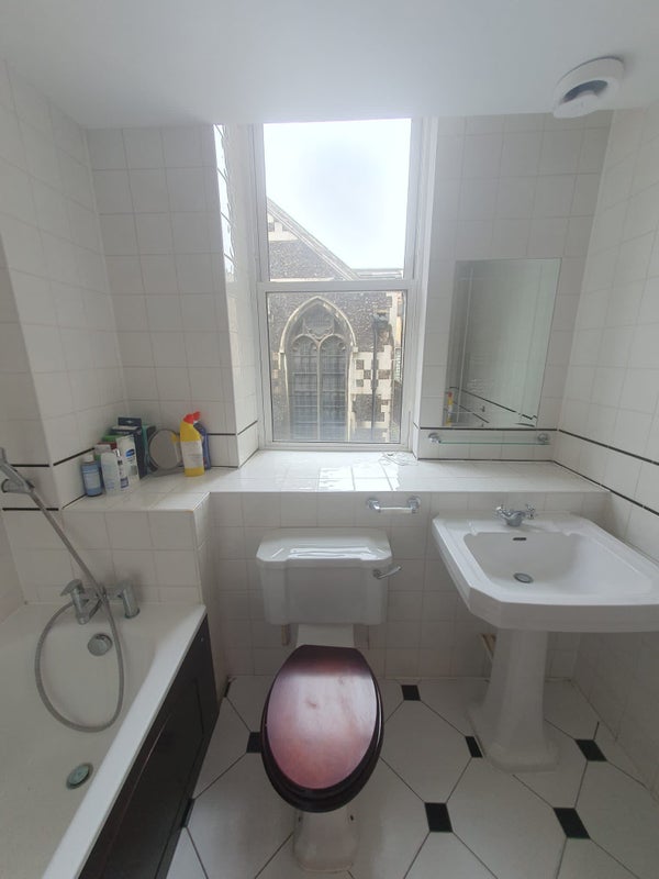 Lovely quiet two bed flat to rent near St Paul's - student accommodation in London EC1A - img_8