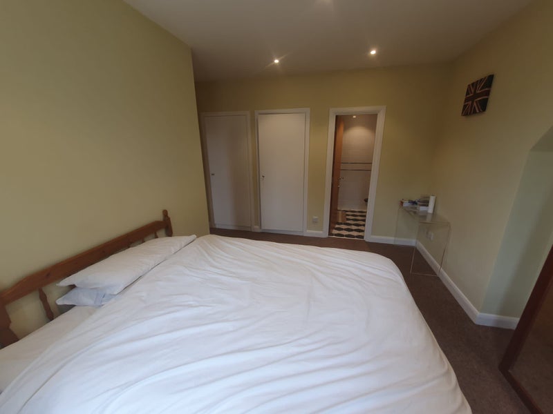 Lovely quiet two bed flat to rent near St Paul's - student accommodation in London EC1A - img_1